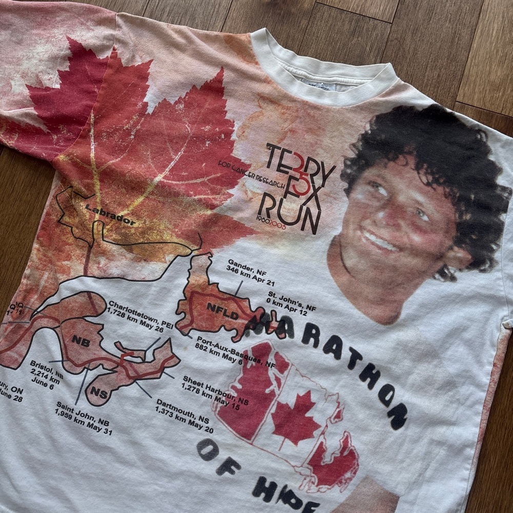 Vintage 2005 Terry Fox 25th Anniversary all over print graphic tee - Picture 6 of 10